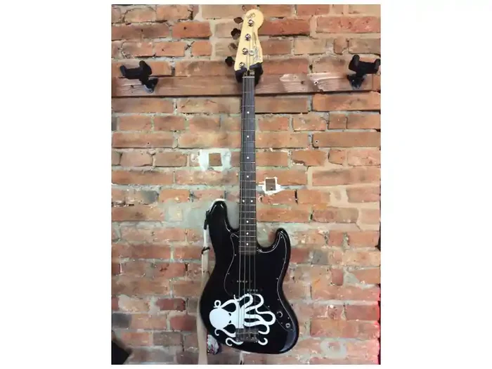 Acquista Ora Fender Precision Bass Mark Hoppus Black