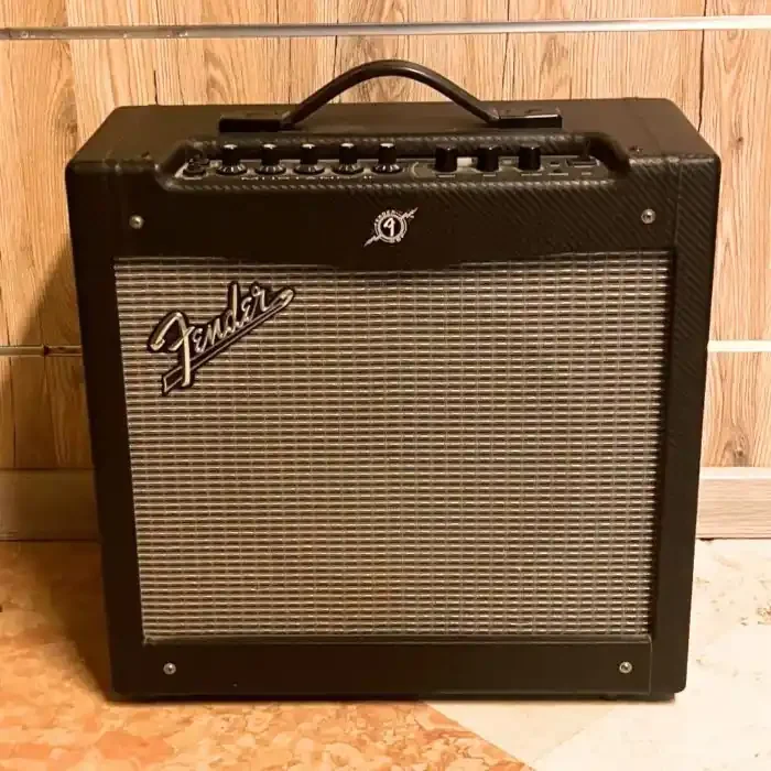 AMPLIFICATORE FENDER MUSTANG 40W USATO