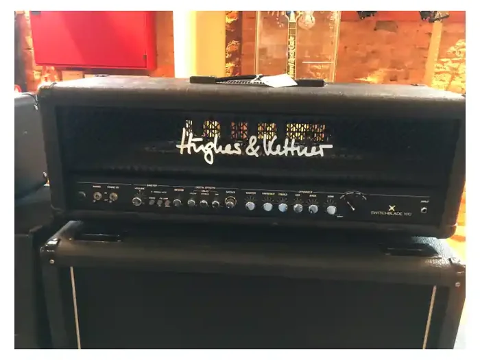Autentico Hughes & Kettner Switchblade 100
