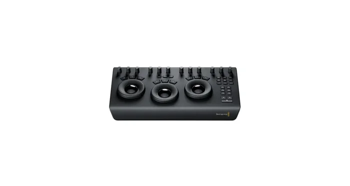 BLACKMAGIC DESIGN DaVinci Resolve Micro Panel + DaVinci Resolve Studio Omaggio